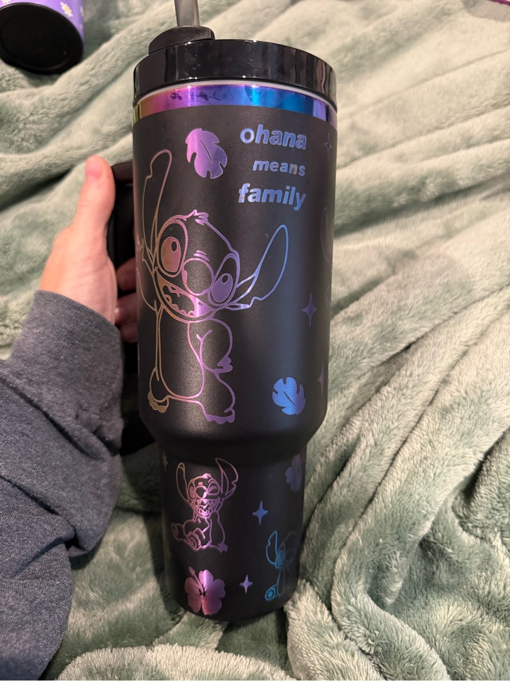 Stanley Chroma 40oz Tumbler Lid with Embossed Stitch print. Like New. - Picture 4 of 9